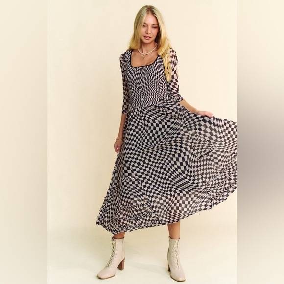🟠258B. Printed Checkered Mesh Flowy Maxi Dress - Picture 5 of 9